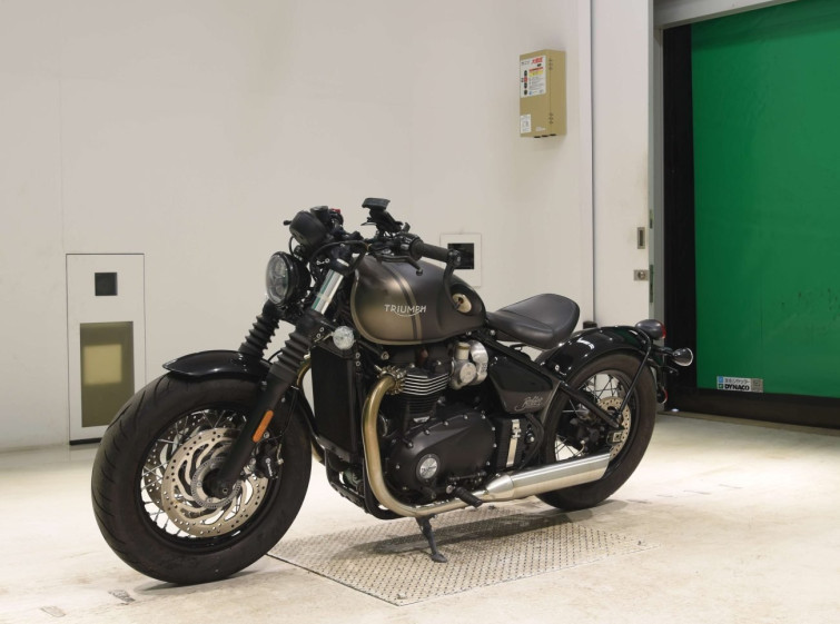 Мотоцикл Triumph BONNEVILLE BOBBER с пробегом 4054 km