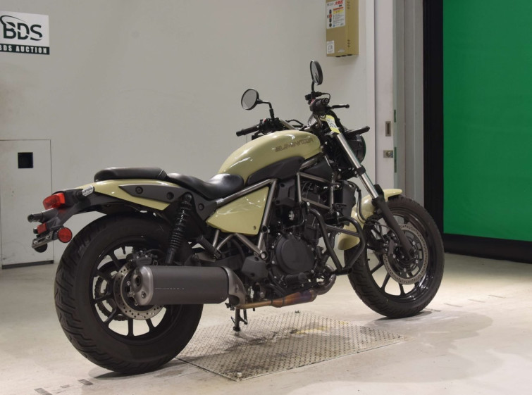 Мотоцикл Kawasaki W400 с пробегом 9339 km