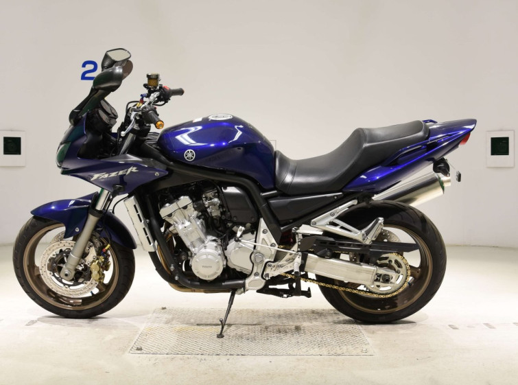 Мотоцикл Yamaha FZS1000 FAZER с пробегом 82818 km