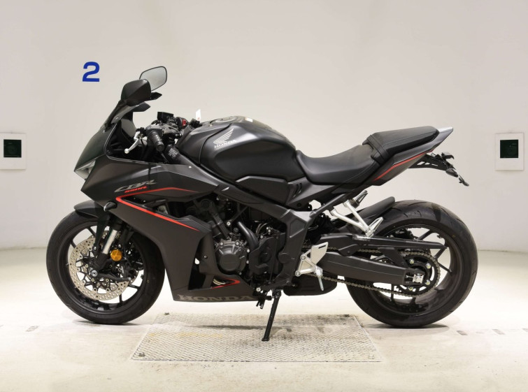 Мотоцикл Honda CBR650R с пробегом 963 km