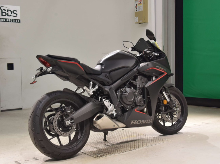Мотоцикл Honda CBR650R с пробегом 963 km
