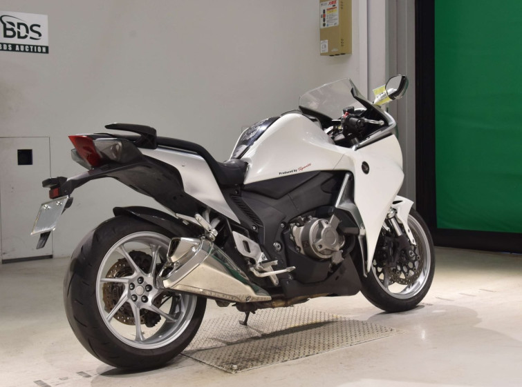 Мотоцикл Honda VFR1200FD с пробегом 24589 km