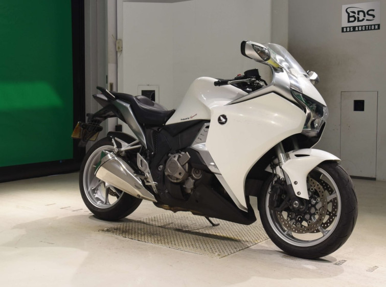 Мотоцикл Honda VFR1200FD с пробегом 24589 km