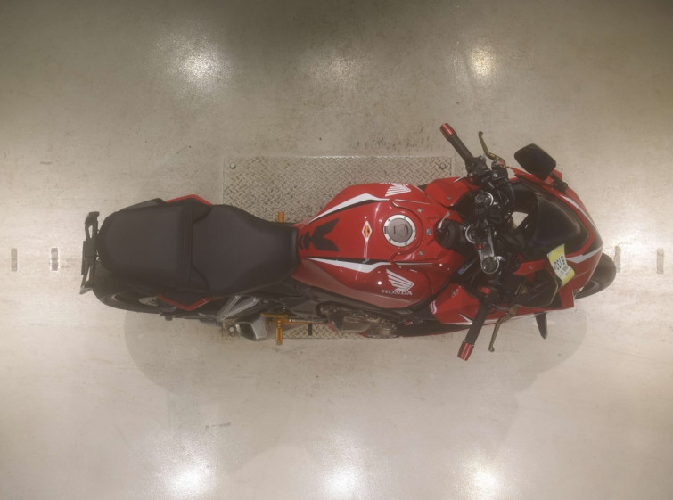 Мотоцикл Honda CBR650R с пробегом 12364 km