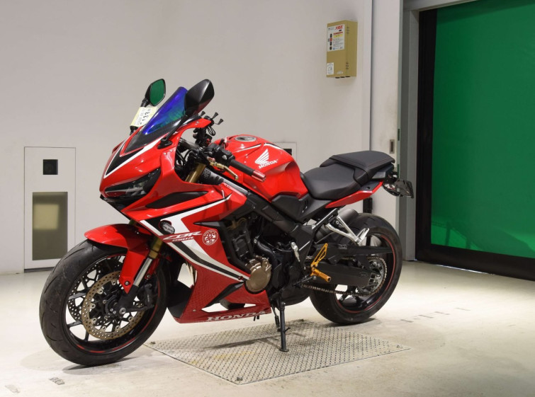 Мотоцикл Honda CBR650R с пробегом 12364 km