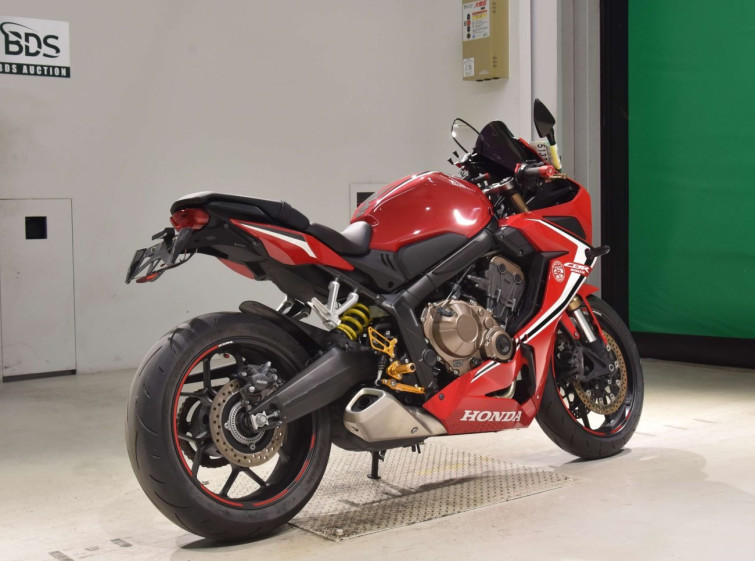 Мотоцикл Honda CBR650R с пробегом 12364 km