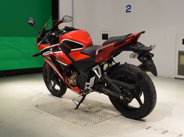 Мотоцикл Honda CBR250R с пробегом 13890 km