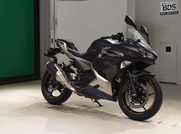 Мотоцикл Kawasaki NINJA250 з пробігом 4144 km