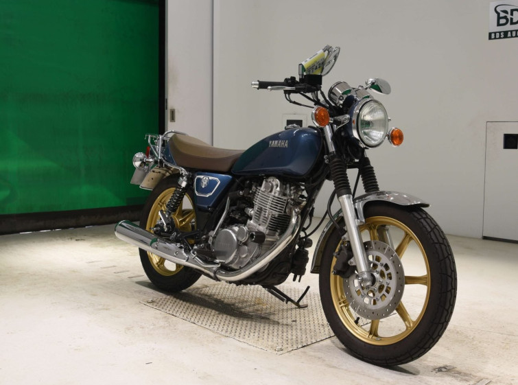 Мотоцикл Yamaha SR400 с пробегом 10666 km