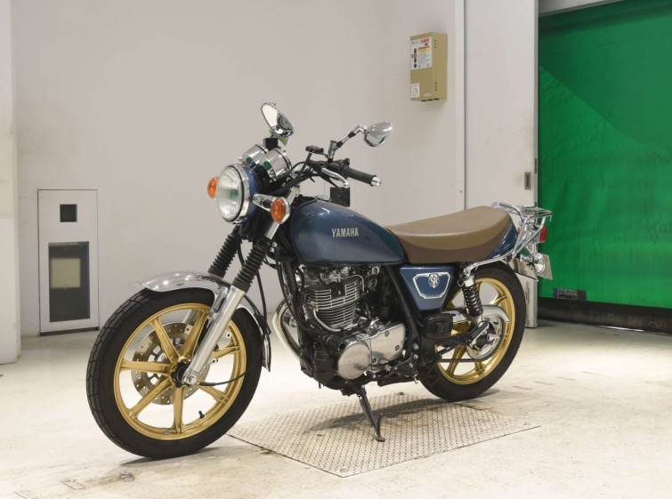 Мотоцикл Yamaha SR400 с пробегом 10666 km
