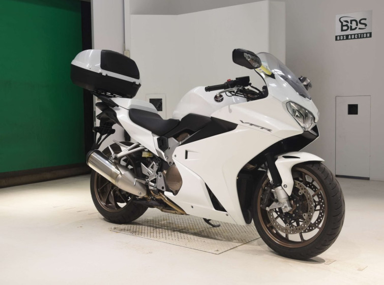 Мотоцикл Honda VFR800F з пробігом 16409 km