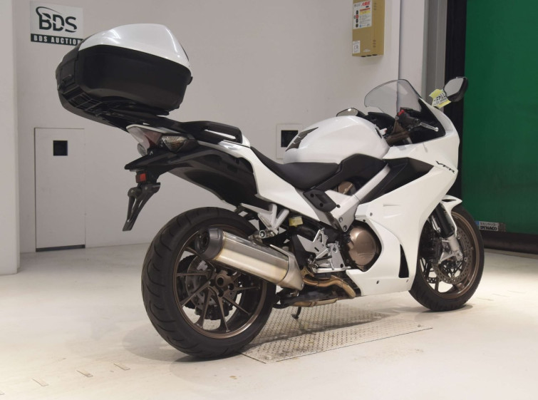 Мотоцикл Honda VFR800F з пробігом 16409 km