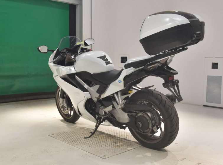 Мотоцикл Honda VFR800F з пробігом 16409 km