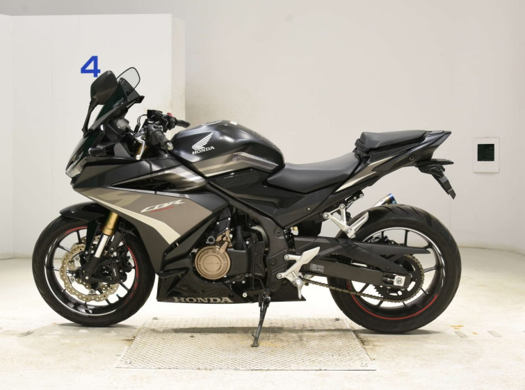 Мотоцикл Honda CBR400R с пробегом 13065 km