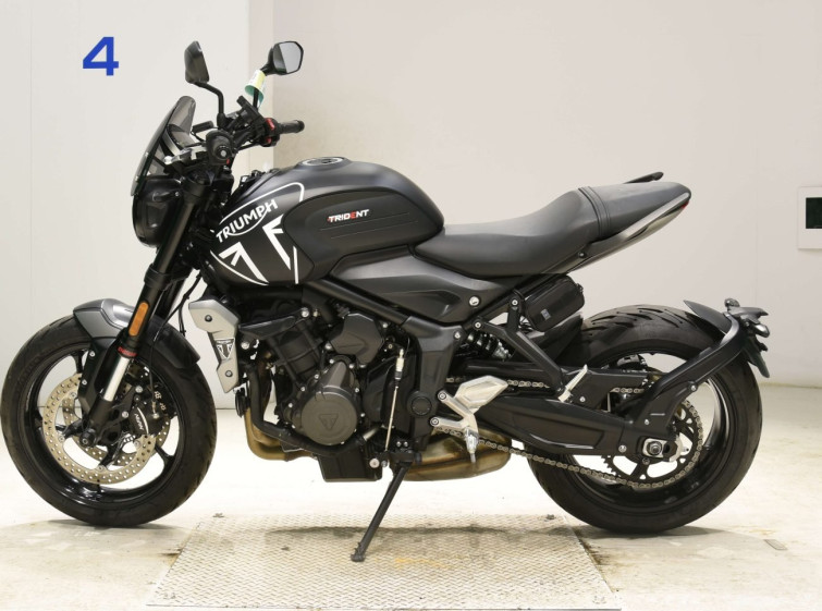 Мотоцикл Triumph TRIDENT660 з пробігом 5172 km