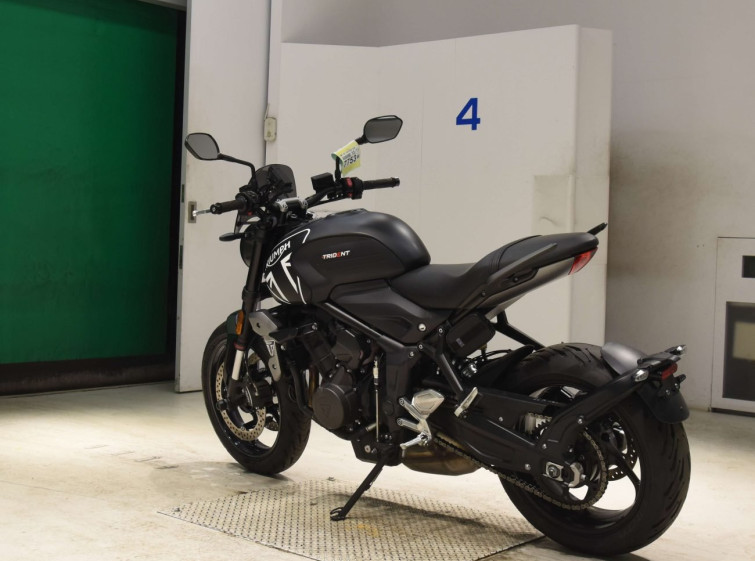 Мотоцикл Triumph TRIDENT660 з пробігом 5172 km