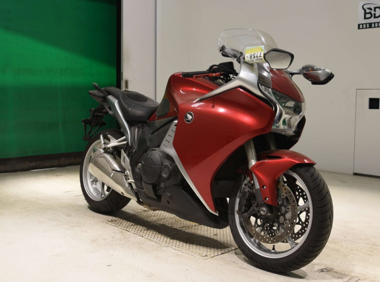 Мотоцикл Honda VFR1200F с пробегом 24134 km