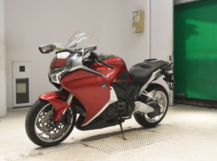 Мотоцикл Honda VFR1200F с пробегом 24134 km