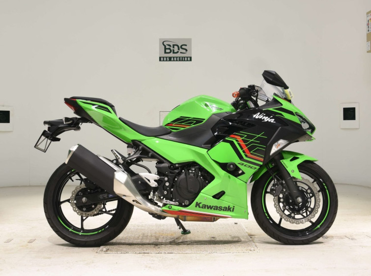 Мотоцикл Kawasaki NINJA400 с пробегом 3946 km