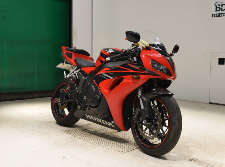 Мотоцикл Honda CBR1000RR с пробегом 28981 km