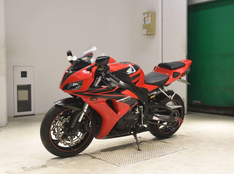 Мотоцикл Honda CBR1000RR с пробегом 28981 km