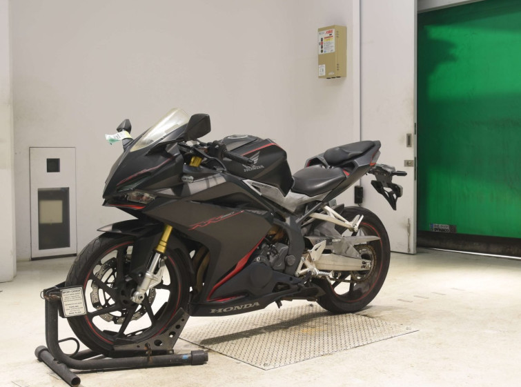 Мотоцикл Honda CBR250RR с пробегом 22476 km