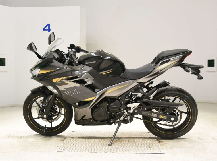 Мотоцикл Kawasaki NINJA400