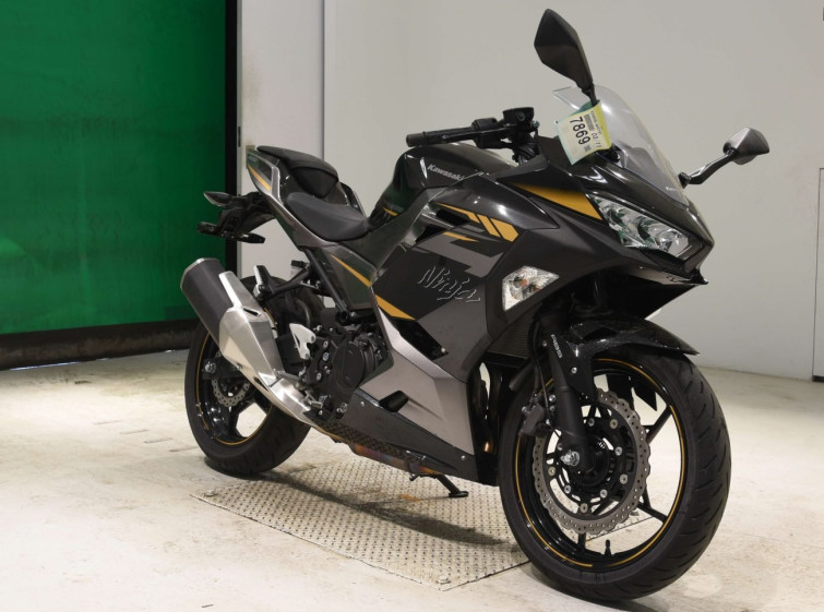 Мотоцикл Kawasaki NINJA400