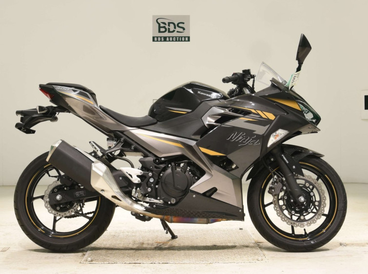 Мотоцикл Kawasaki NINJA400