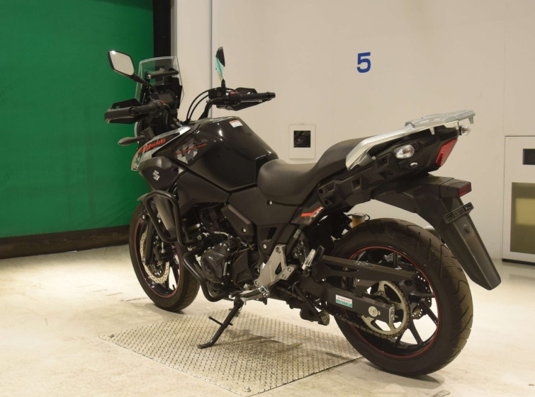 Мотоцикл Suzuki V-STROM DL250 з пробігом 4510 km