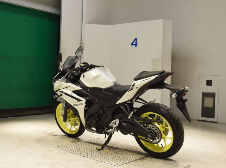 Мотоцикл Yamaha YZF-R25 з пробігом 1358 km