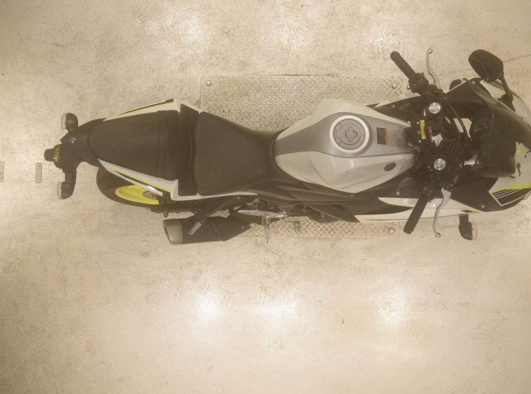 Мотоцикл Yamaha YZF-R25 з пробігом 1358 km