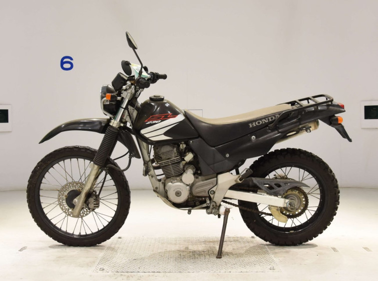 Мотоцикл Honda SL230