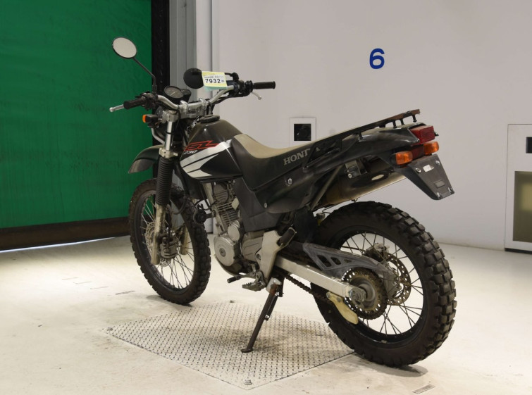 Мотоцикл Honda SL230