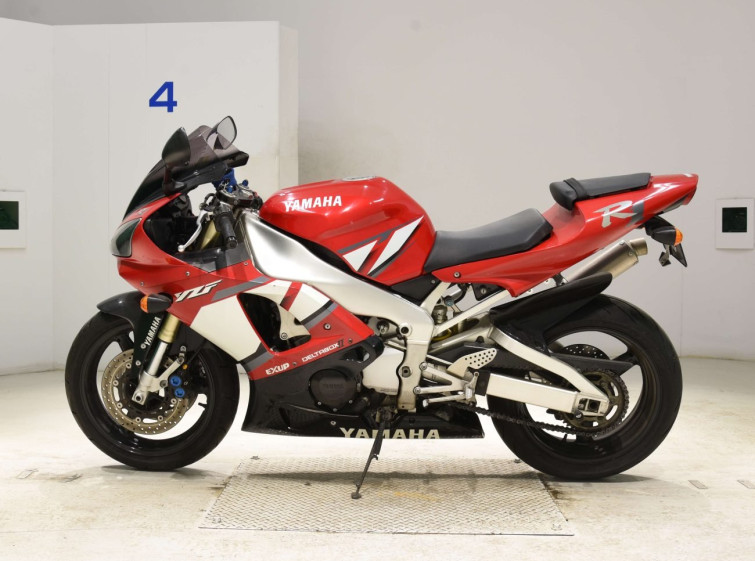 Мотоцикл Yamaha YZF-R1
