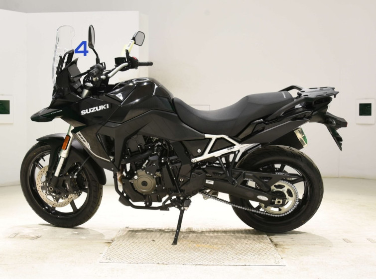 Мотоцикл Suzuki v-strom800 с пробегом 6127 km