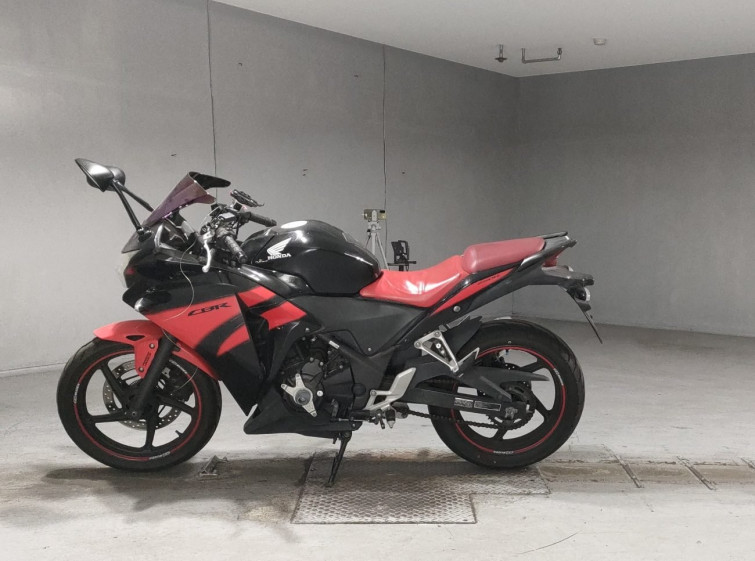 Мотоцикл Honda CBR250R с пробегом 54210 km