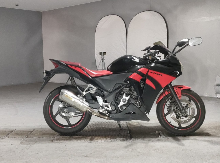 Мотоцикл Honda CBR250R с пробегом 54210 km