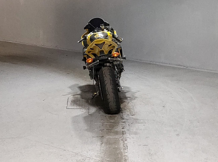 Мотоцикл Yamaha YZF-R1 з пробігом 78917 km