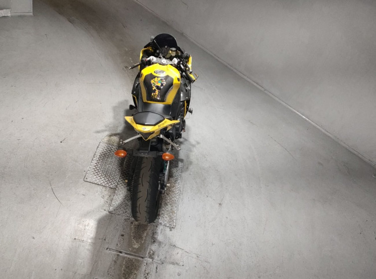 Мотоцикл Yamaha YZF-R1 з пробігом 78917 km