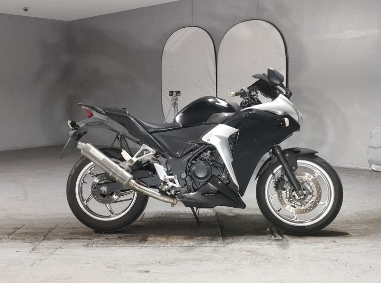 Мотоцикл Honda CBR250R с пробегом 35141 km