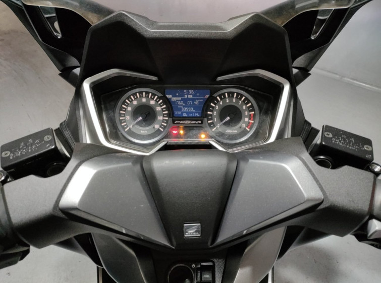 Мотоцикл Honda FORZA з пробігом 33590 km