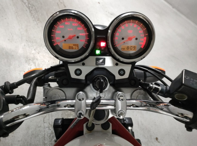 Мотоцикл Honda VTR250 с пробегом 8617 km