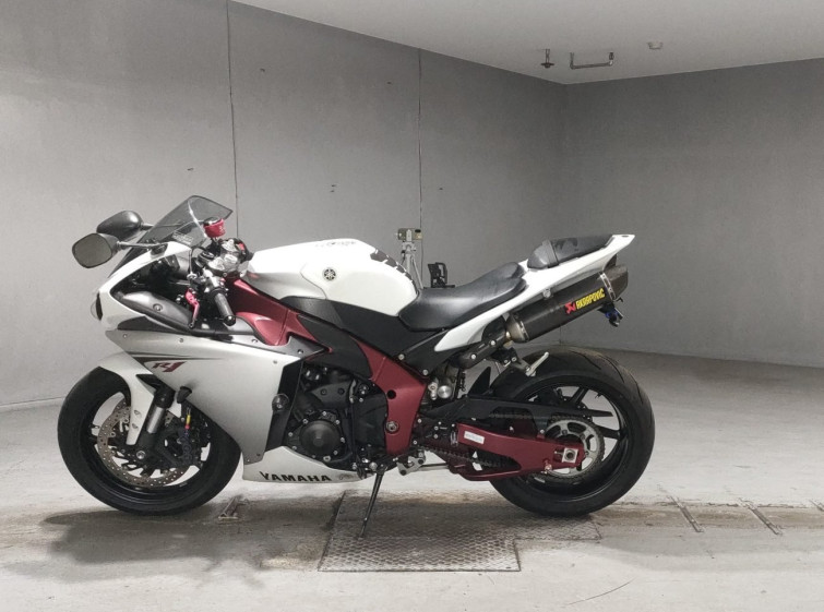 Мотоцикл Yamaha YZF-R1 с пробегом 23295 km