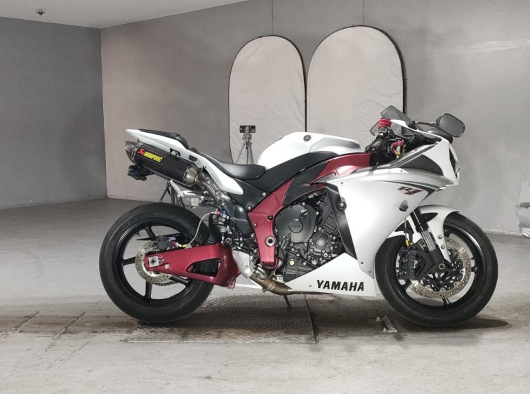Мотоцикл Yamaha YZF-R1 с пробегом 23295 km
