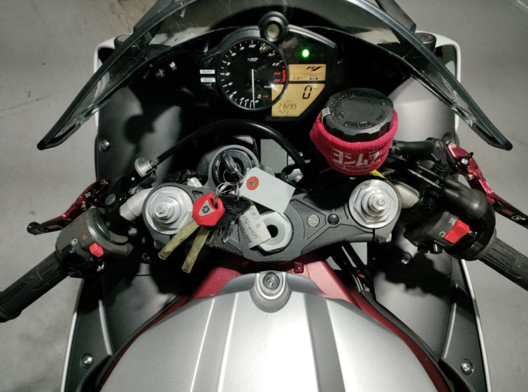 Мотоцикл Yamaha YZF-R1 с пробегом 23295 km