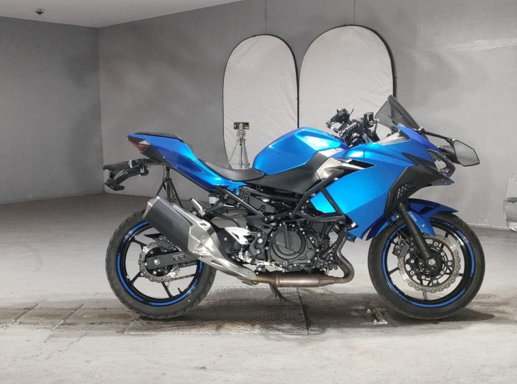 Мотоцикл Kawasaki NINJA250 с пробегом 10652 km