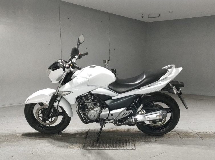 Мотоцикл Suzuki GSR250 з пробігом 20106 km