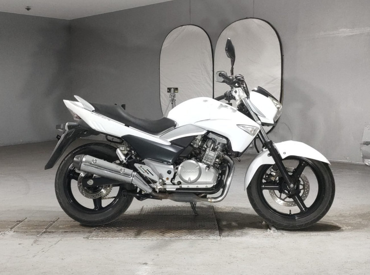 Мотоцикл Suzuki GSR250 з пробігом 20106 km