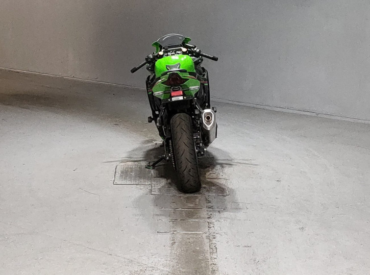 Мотоцикл Kawasaki NINJA ZX-4RR з пробігом 6436 km